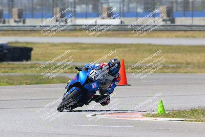 media/Apr-23-2022-Fastrack Riders (Sat) [[cb2d6ae73d]]/LEVEL 4/1PM TURN 6 OUTSIDE/